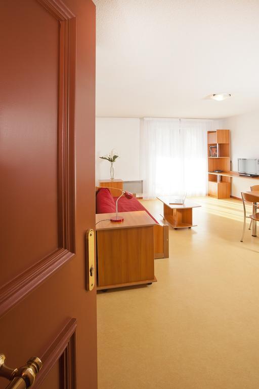 Séjours&Affaires Genève Saint Genis Exterior foto